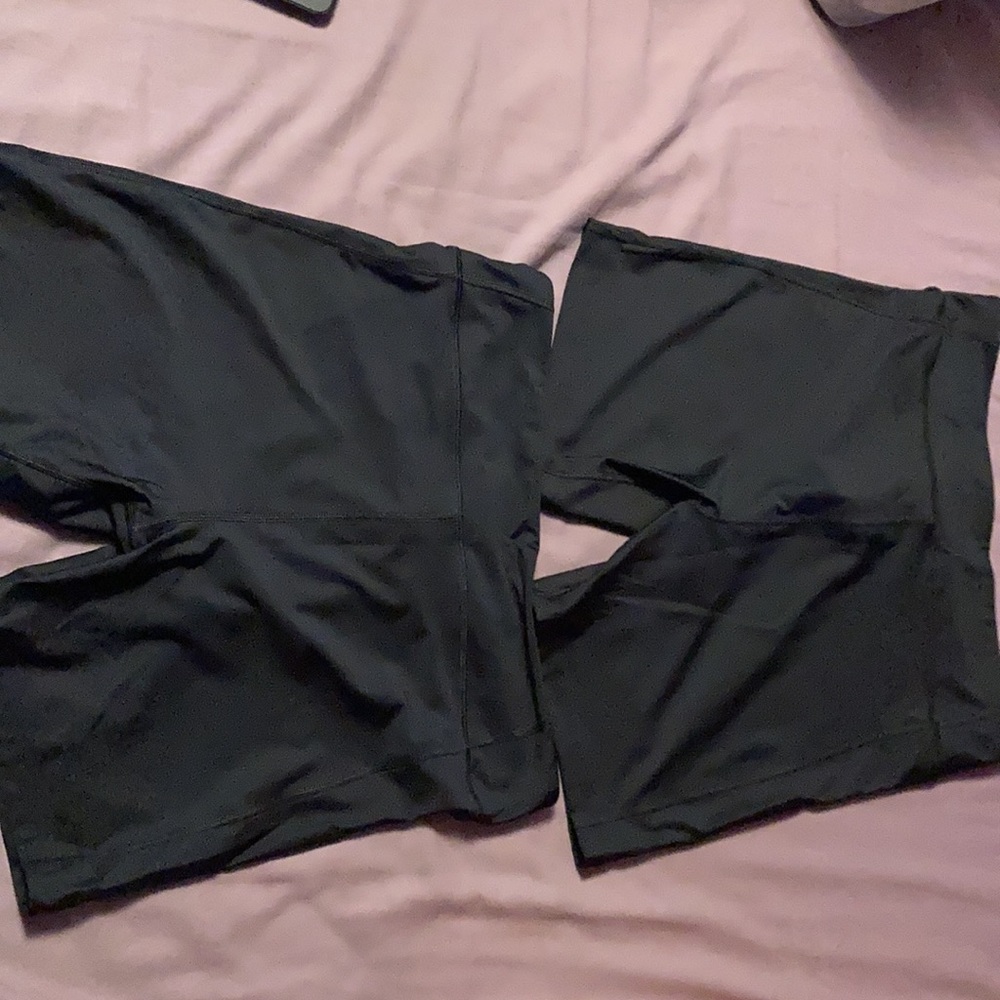 —Set of 2 Large Black under Armour Compression Shorts - Picture 8 of 9